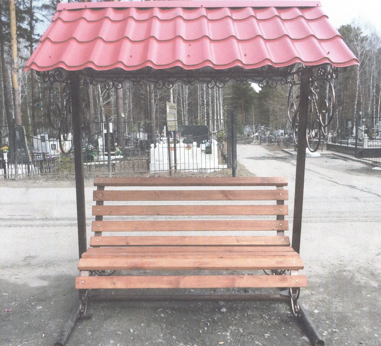 Беседка с лавкой на могилу с крышей